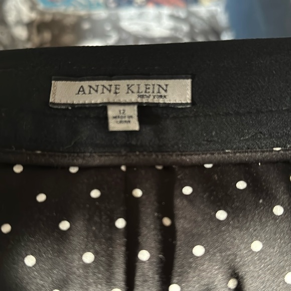 ANNE KLEIN New York lined  black pencil skirt. like New .  12 - Picture 4 of 7